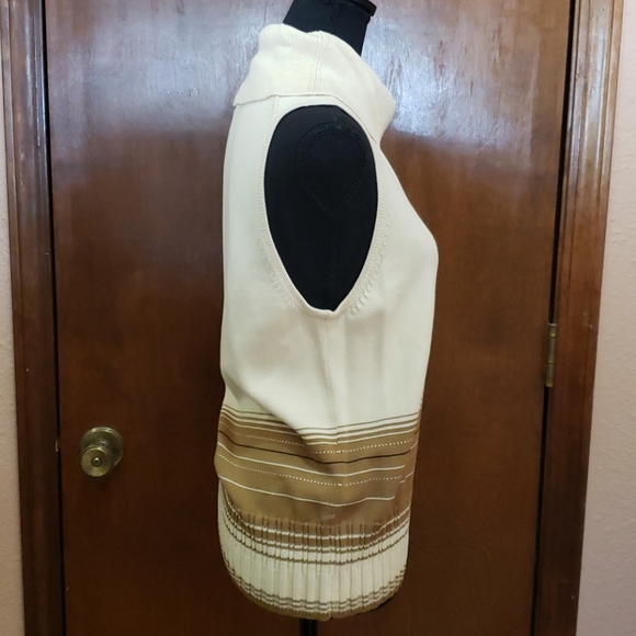 Liz Claiborne Large Sweater top w/short sleeves - Picture 2 of 12